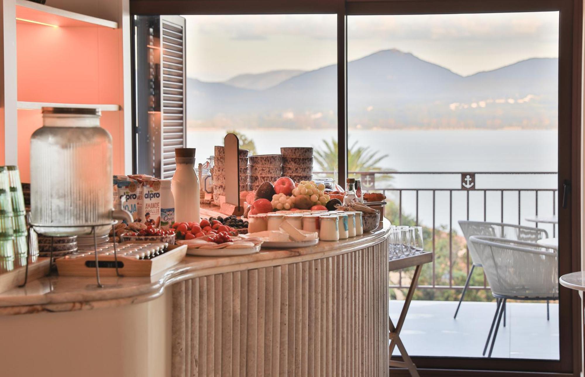 Tinah Saint-Tropez Hotel Екстериор снимка