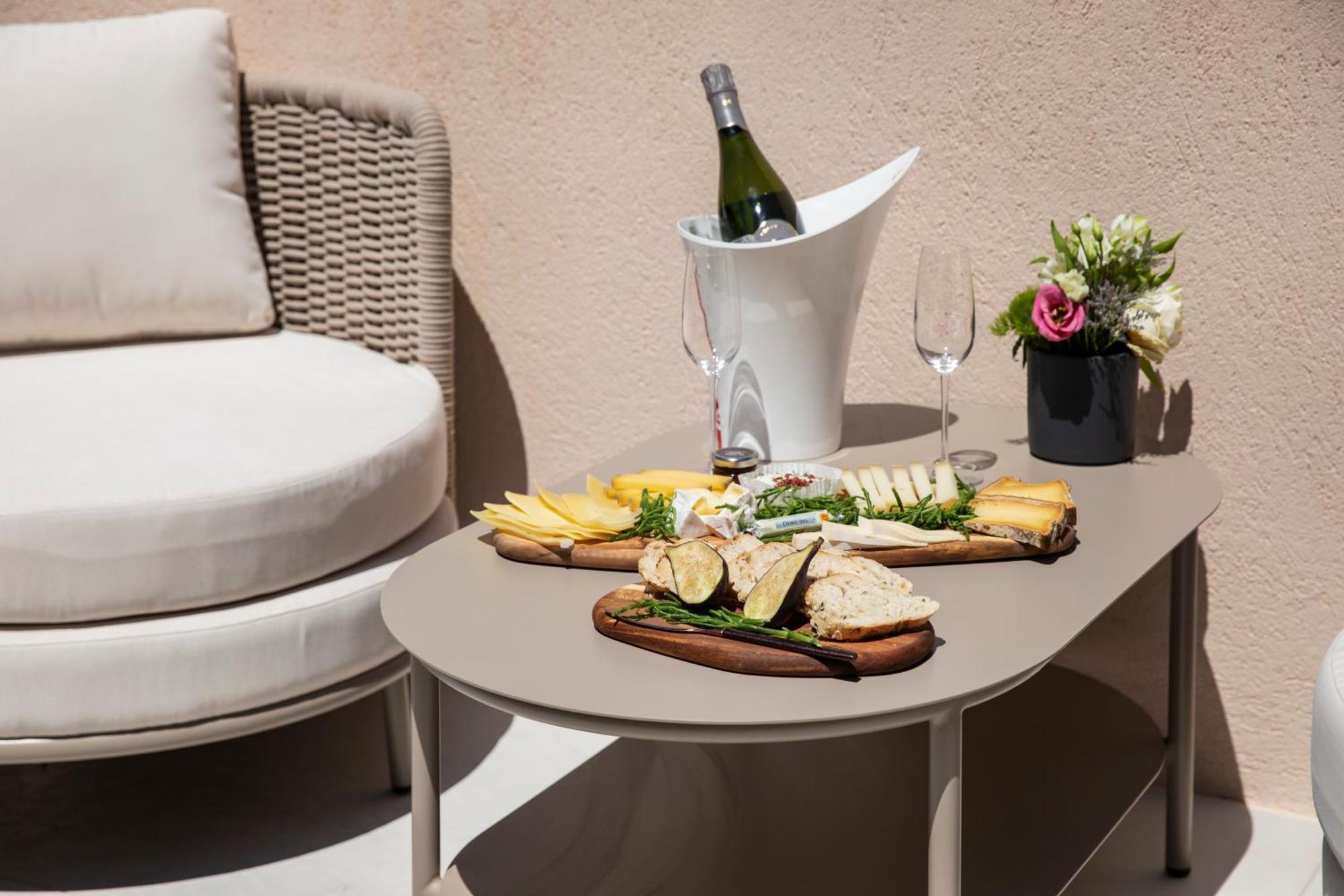 Tinah Saint-Tropez Hotel Екстериор снимка