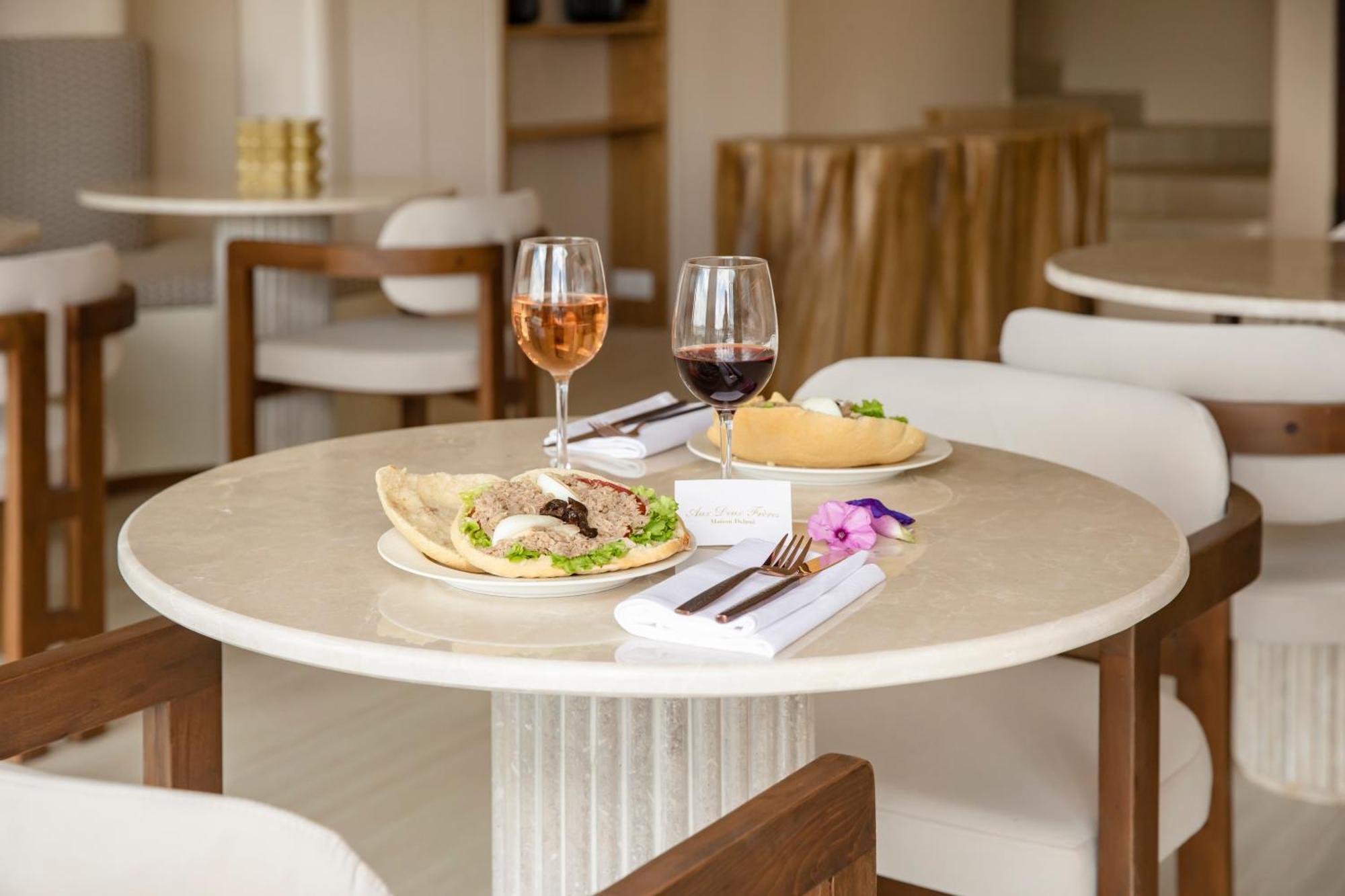 Tinah Saint-Tropez Hotel Екстериор снимка