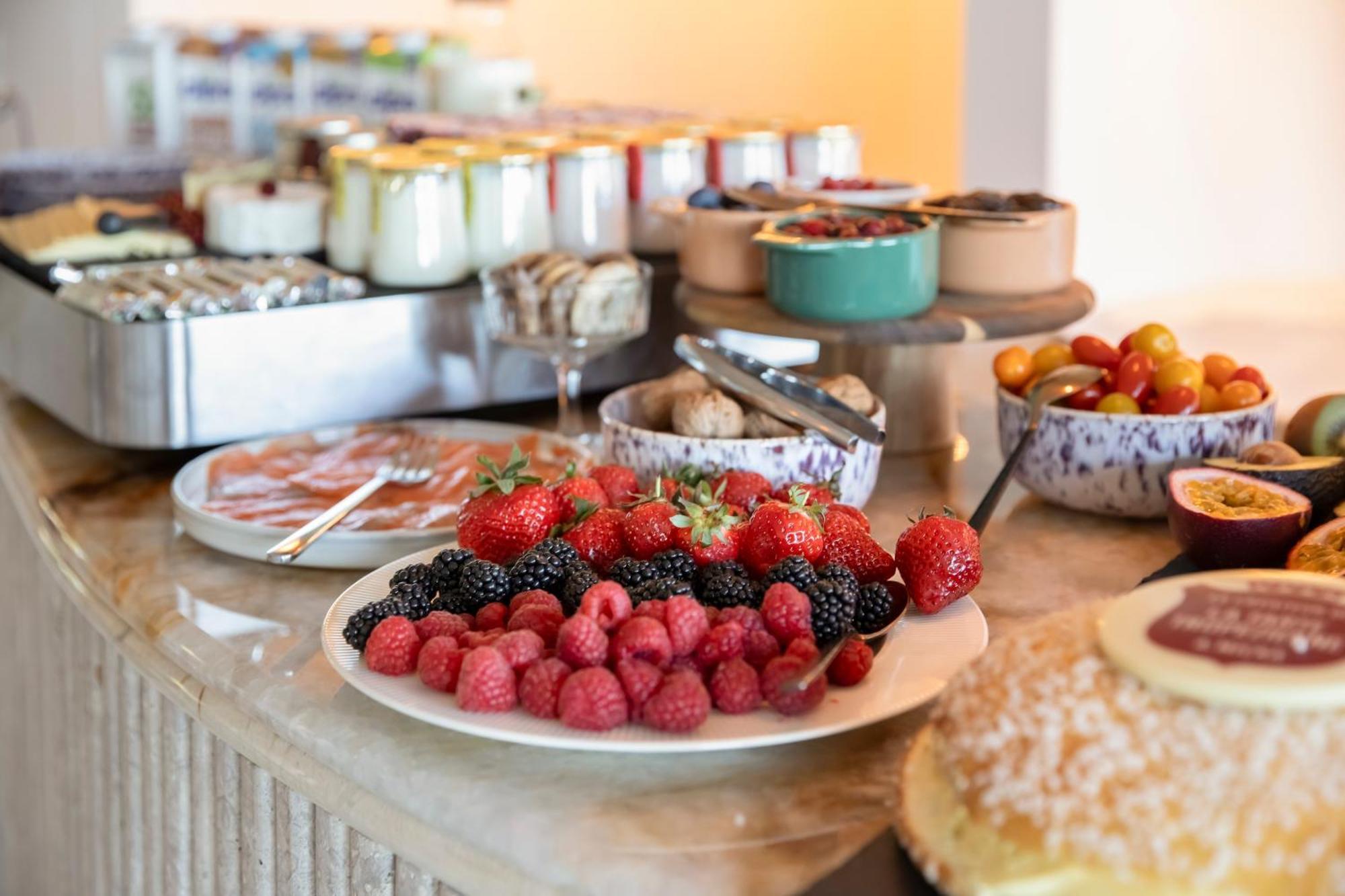 Tinah Saint-Tropez Hotel Екстериор снимка